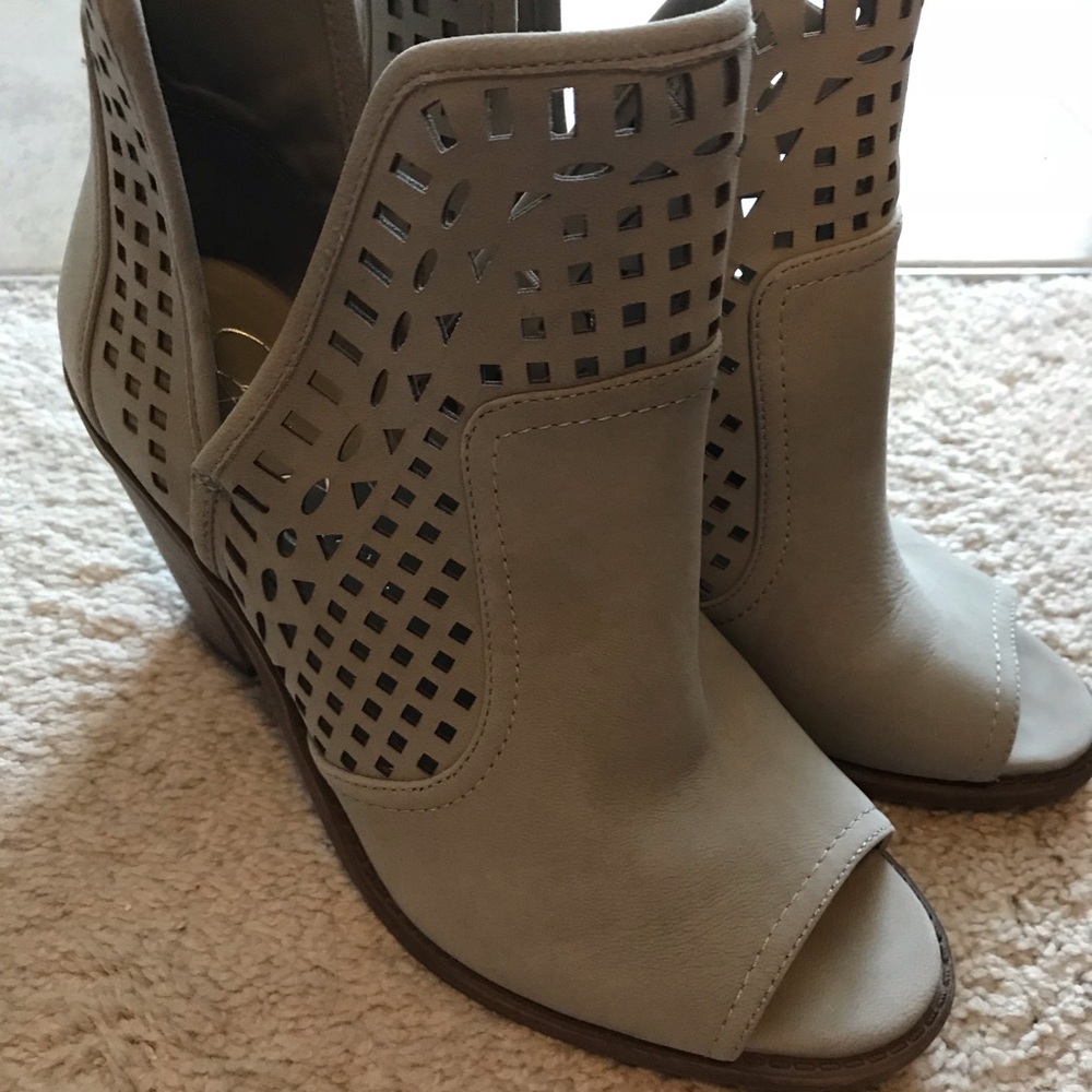 Jessica Simpson booties Cherrell booties